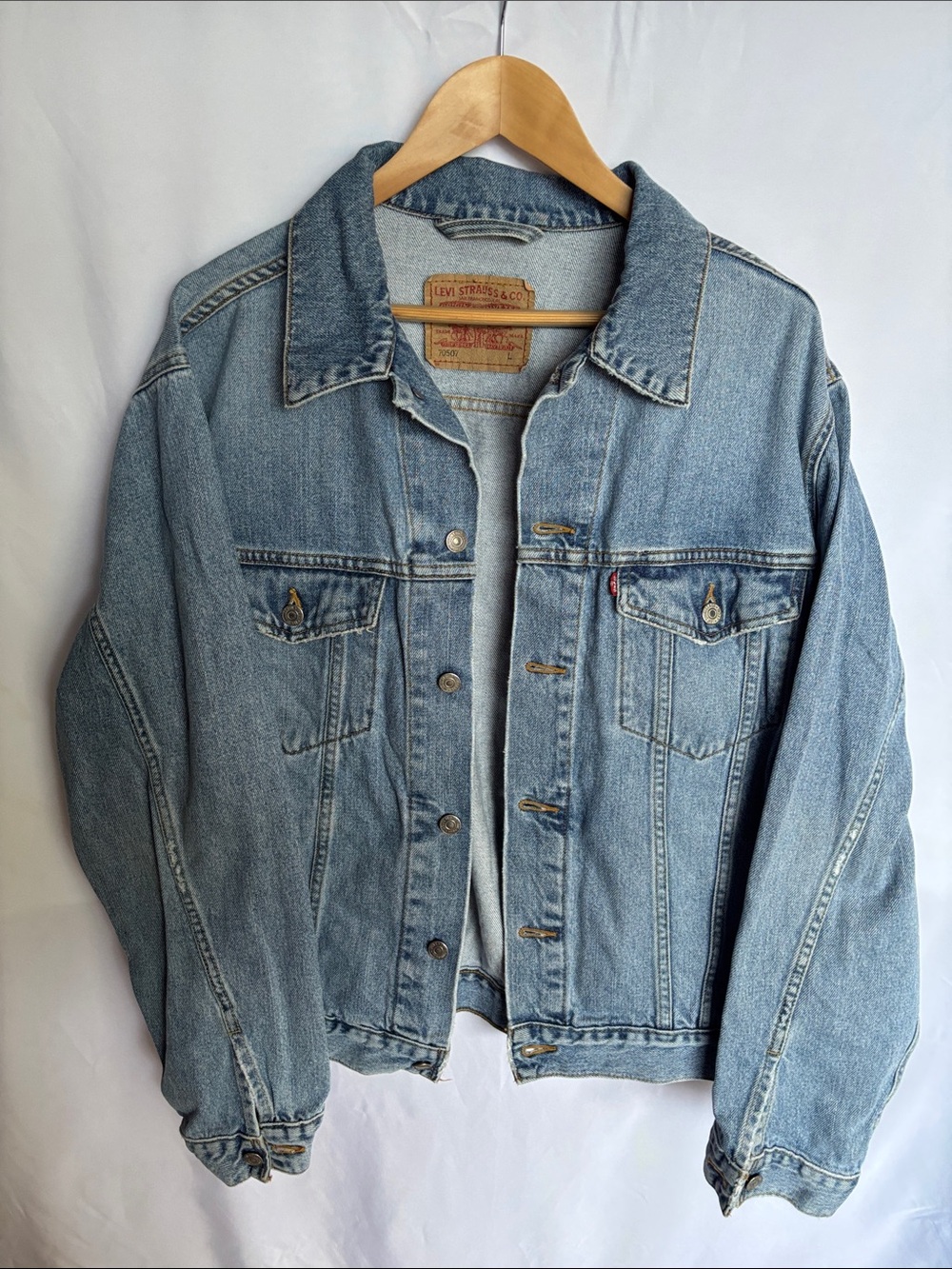 Levi's Medium Wash Blue Denim Trucker Jacket